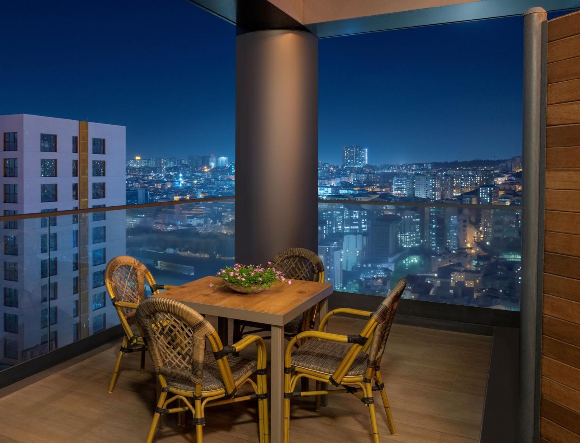 Movenpick Living Istanbul West Hotel Exterior photo